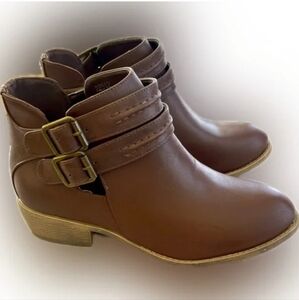 Women's booties size 7